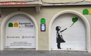 Pintura Mural Persianas Banksy Guinardo 300x100000